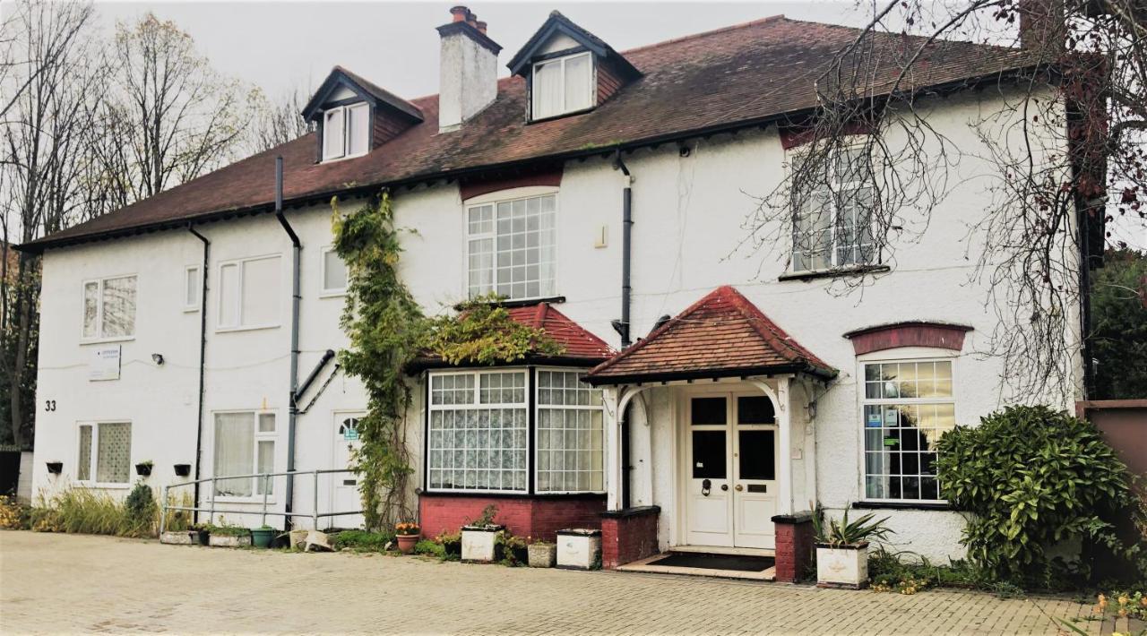 Lyttleton Lodge Uxbridge Exterior photo